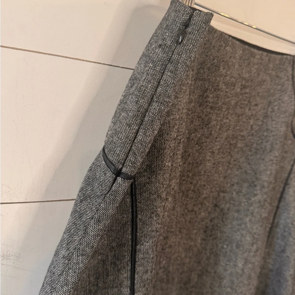 The Limited Gray Mini Skirt Size Medium